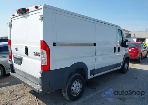 2017 Ram Promaster 1500 Low Roof 136 Wb z USA, uszkodzony, nr VIN 3C6TRVAG6HE552396